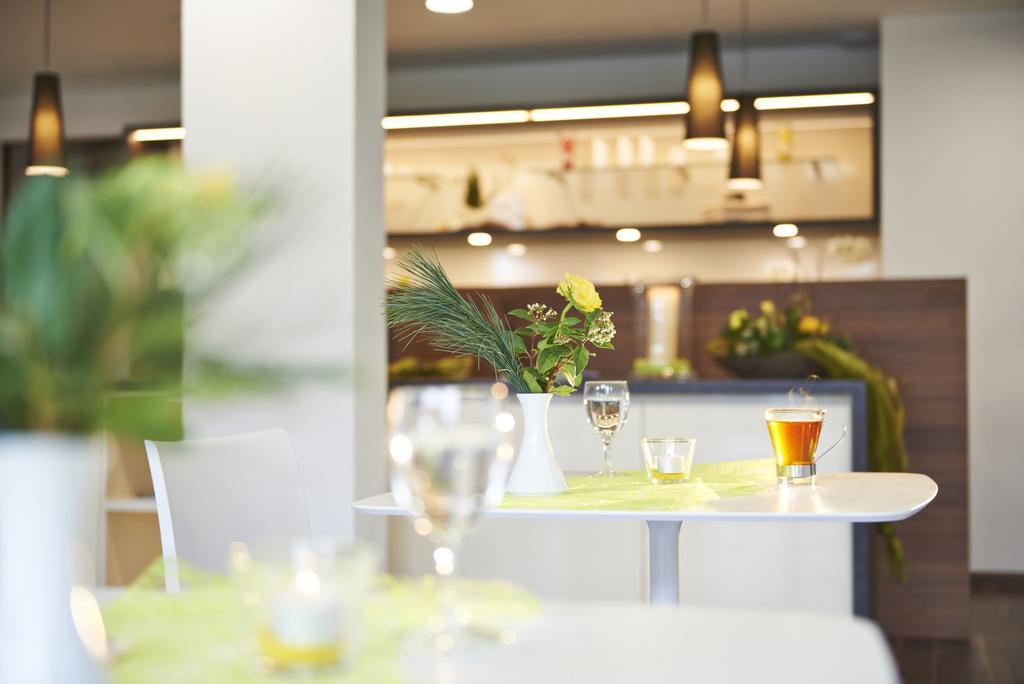 Kreuz-Post Hotel-Restaurant-Spa Vogtsburg Bagian luar foto