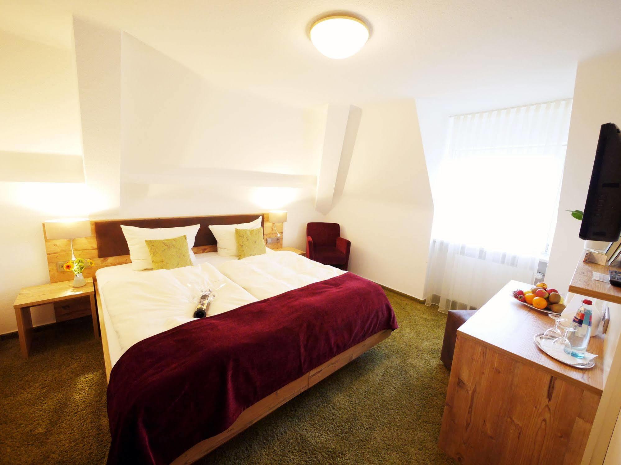 Kreuz-Post Hotel-Restaurant-Spa Vogtsburg Bagian luar foto